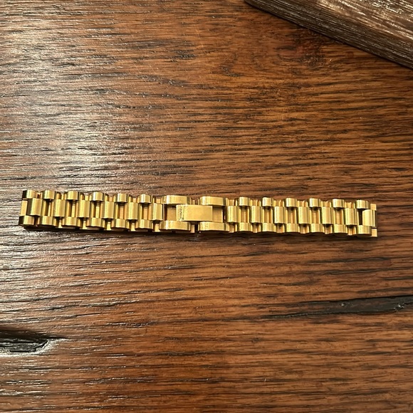 Gold Stainless Steel Link Bracelet - Picture 4 of 5
